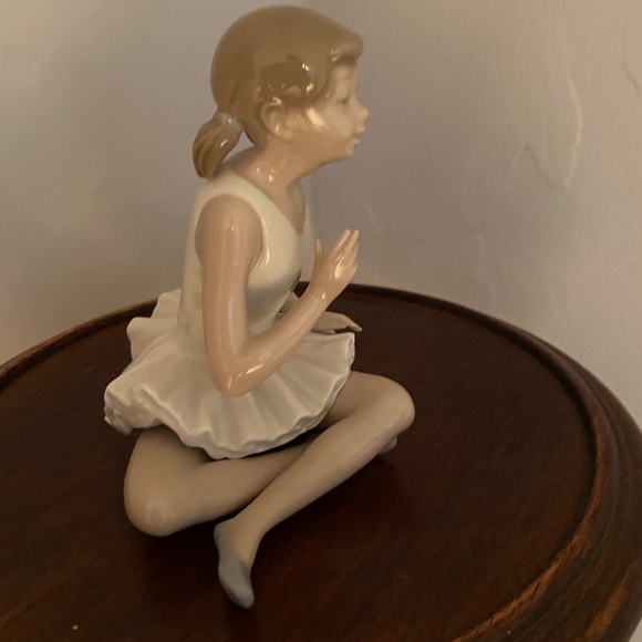 LLADRO Ballerina sitting figurine - Picture 3 of 4